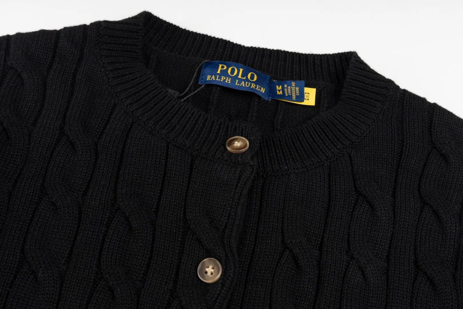 P230 #R93 RALPH LAUREN Ralph Lauren twelve colors classic small label embroidery logo seven-button knitted cable cardigan sweater women's top, high-density LOGO embroidery on the chest, original customization of tag accessories. Made of pure cotton yarn, pure cotton is skin-friendly and comfortable, small label war horse embroidered twist button cardigan sweater 🐎 high quality, follow the blogger to learn how to wear it! Let’s buy a Ralph Lauren cable sweater. It’s a super hard-to-find series after it became popular. It’s hard to find one on the official website. It’s simple and practical to wear, with a lazy and loose feel. The thickened fabric has more texture, feels soft and delicate, and has a loose fit. Whether worn alone or layered, you can wear different styles of fashion with just one piece!   Size: